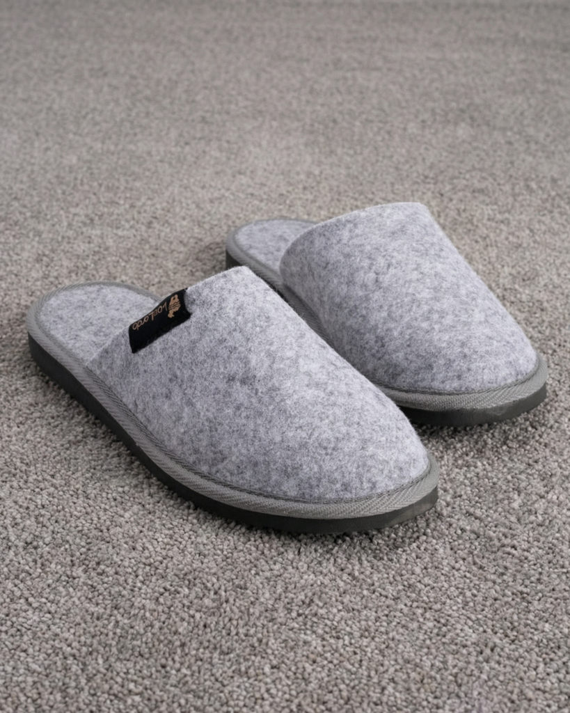 Slip-on light grey felt slippers SHADOW, WoolLando