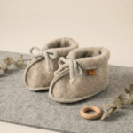 Woolen shoes / slippers