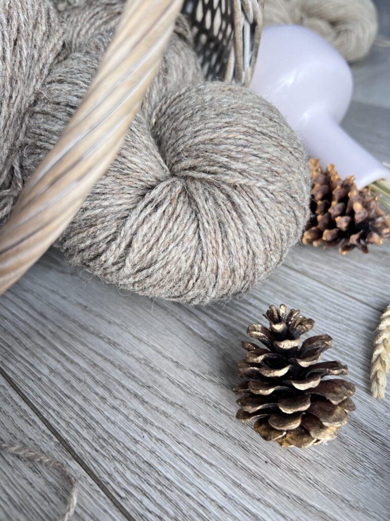 50% sheep wool, 50% dog wool yarn 1 kg – BROWN, WoolLando