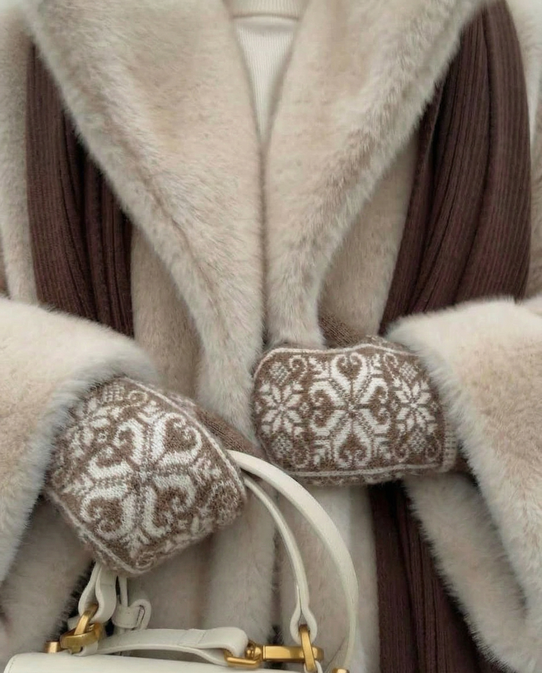 Women’s brown merino wool mittens SNOWFLAKES, WoolLando