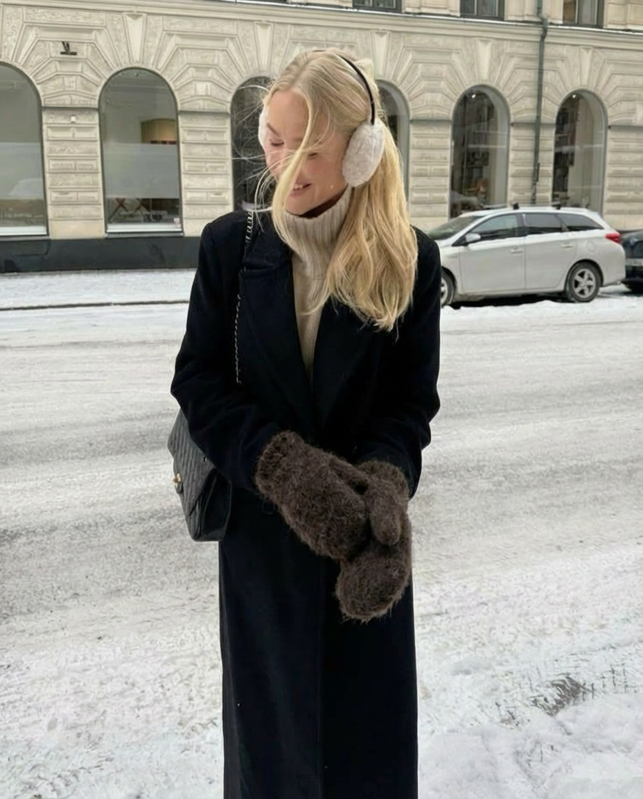 Dark brown 100% dog wool mittens “unisex”, WoolLando