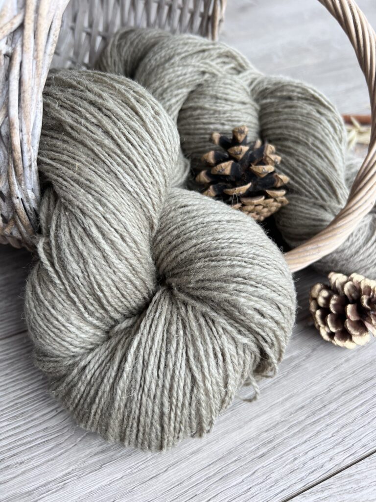 Sheep wool yarn 1 kg – KHAKI, WoolLando
