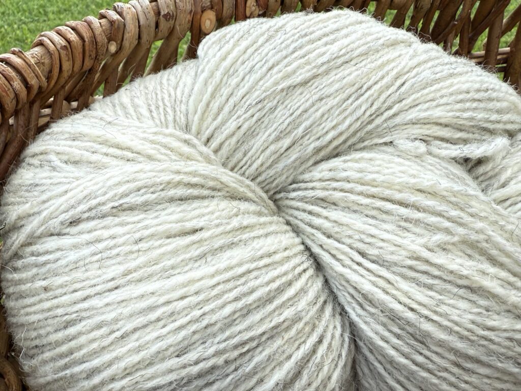 50% dog wool, 50% sheep wool yarn 1 kg – WHITE MELANGE, WoolLando