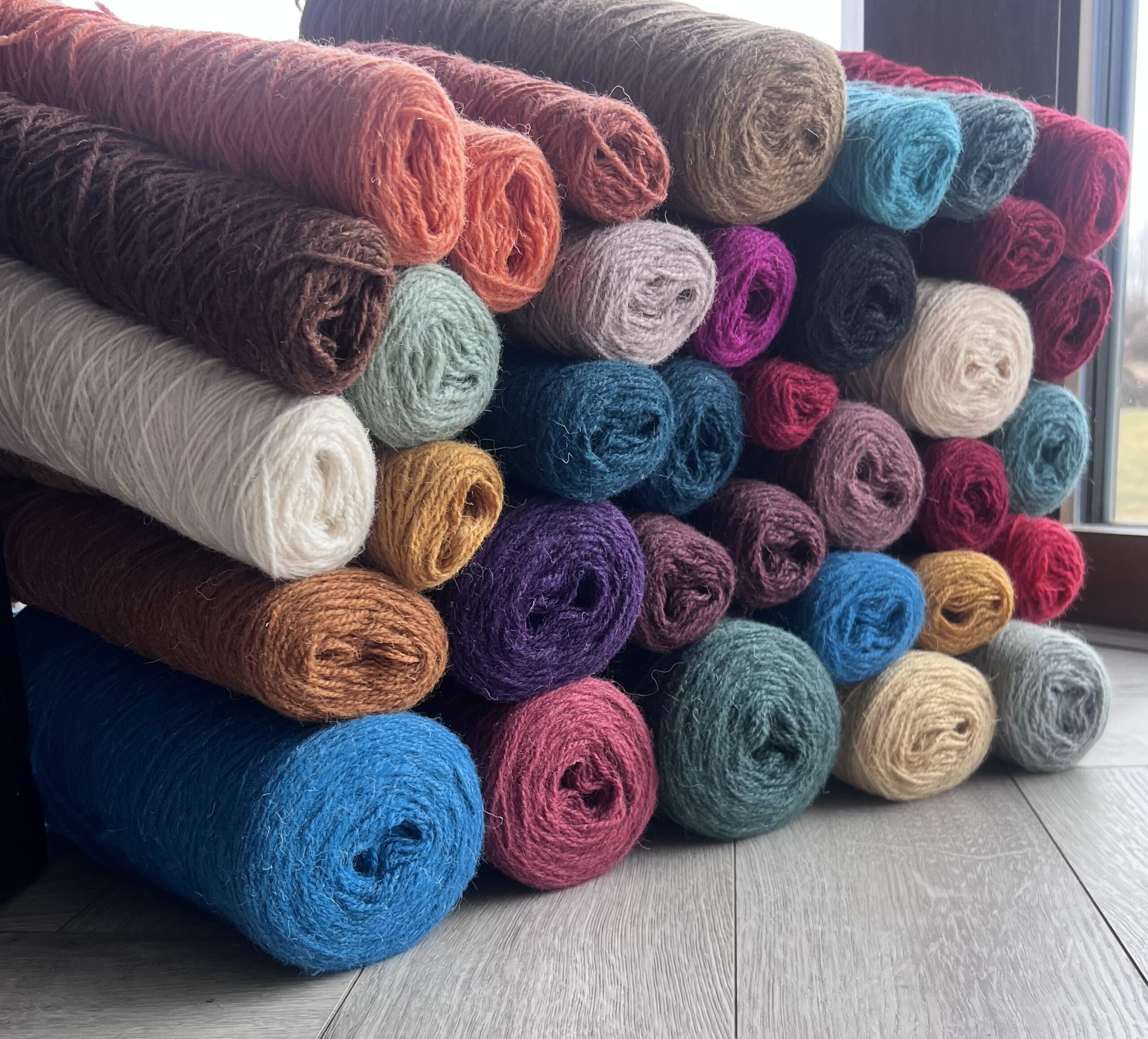 Sheep wool yarn set 10 kg – assorted bright colors, WoolLando