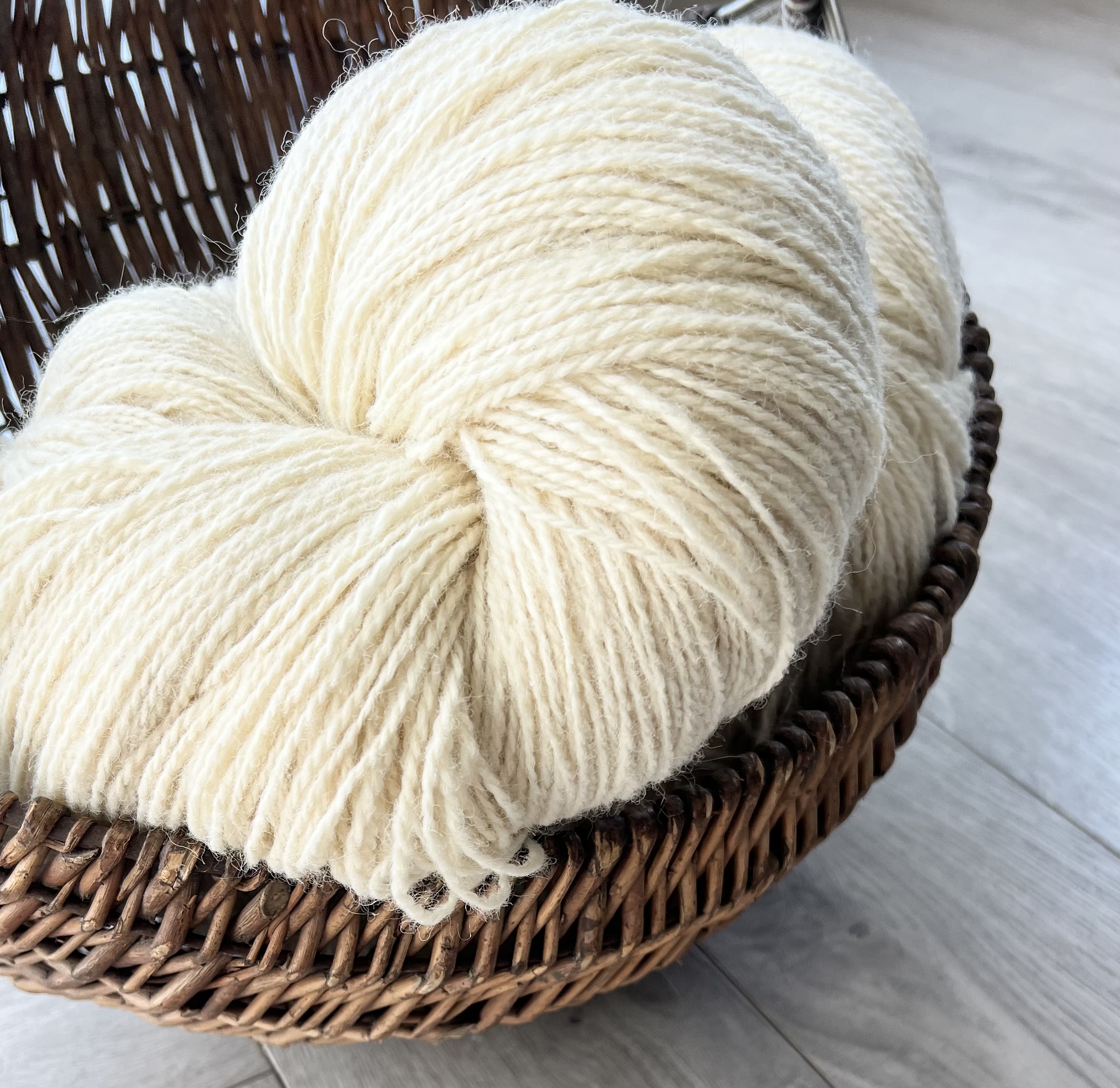 Sheep wool yarn 1 kg – WHITE, WoolLando