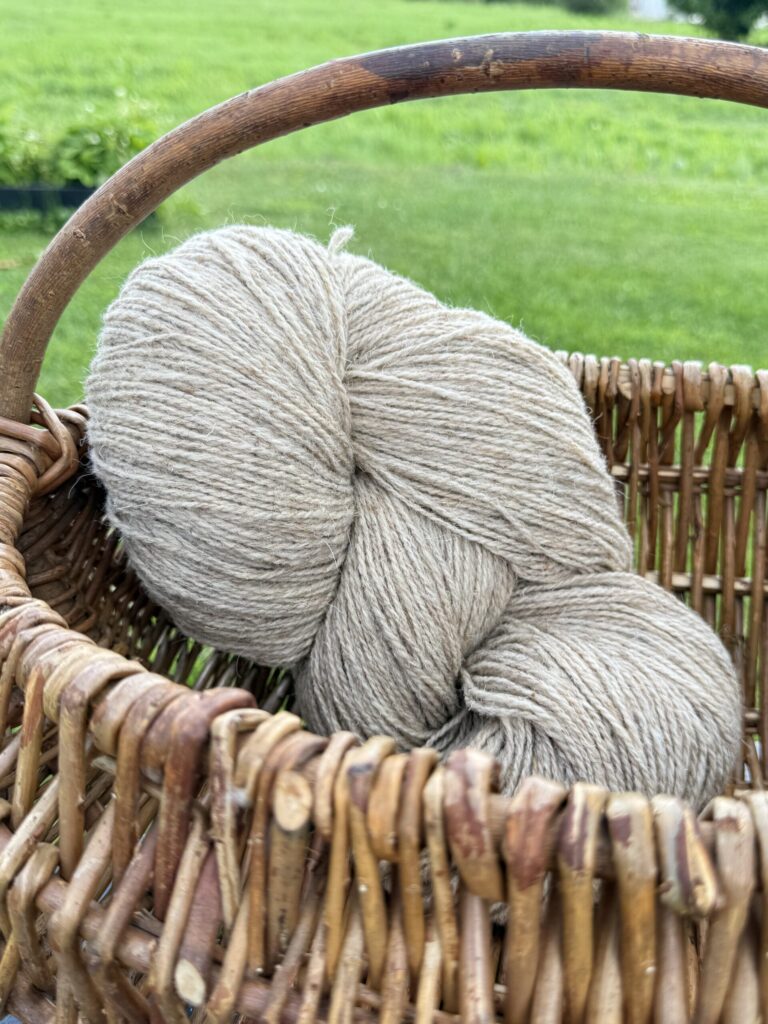 50% dog wool / 50% sheep wool yarn 1 kg – LIGHT YELLOWISH, WoolLando