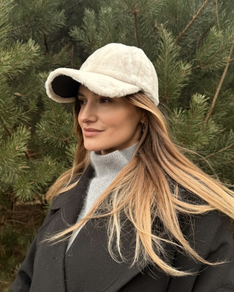 Natural sheepskin white hat PERLA, WoolLando