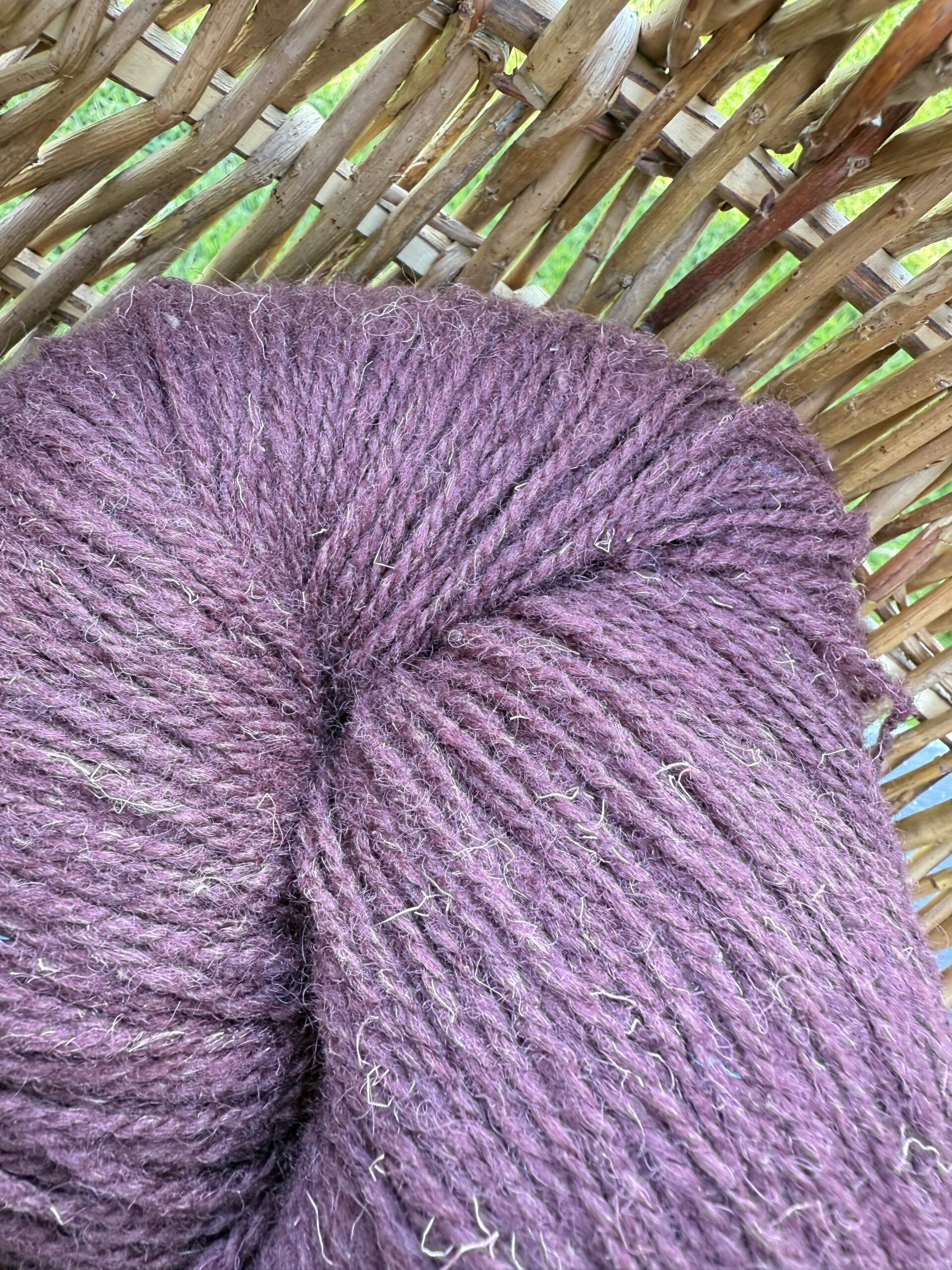 Sheep wool yarn 1 kg – BORDEAUX, WoolLando