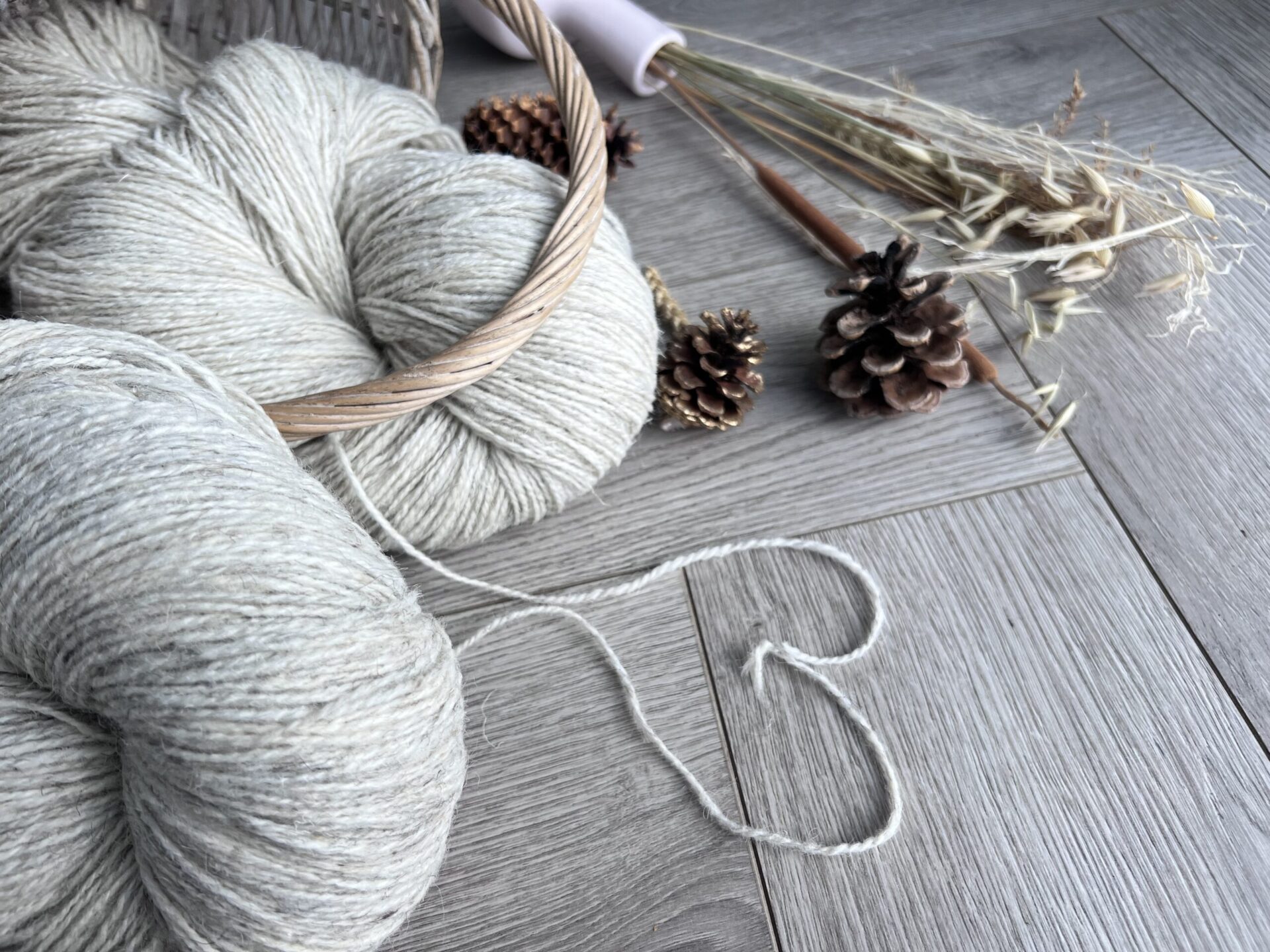 50% dog wool, 50% sheep wool yarn 1 kg – LIGHT GREY, WoolLando
