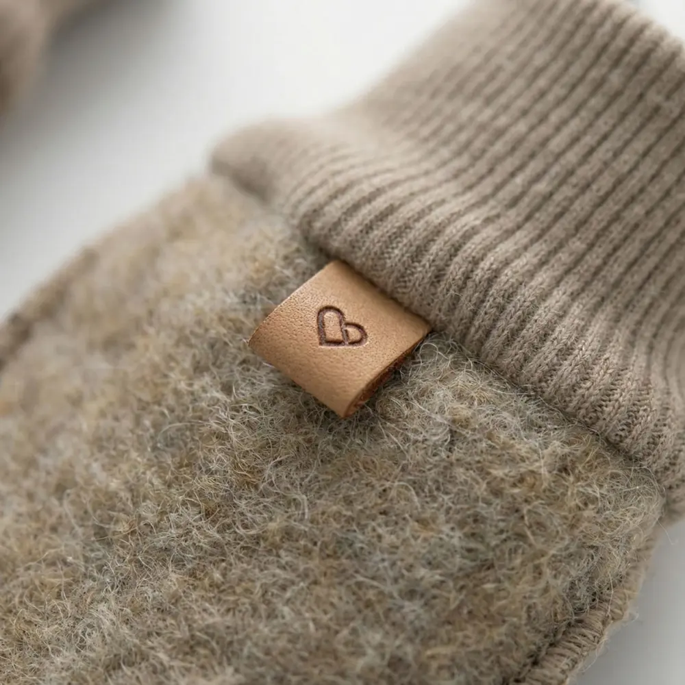 Children's brown lambswool mittens with string, Zaffiro