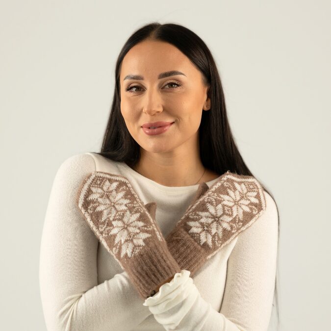 Women’s merino wool mittens SNOWFLAKES, WoolLando